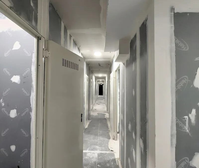 Construcción de trasteros de alta seguridad con tabiquería Placa Habito